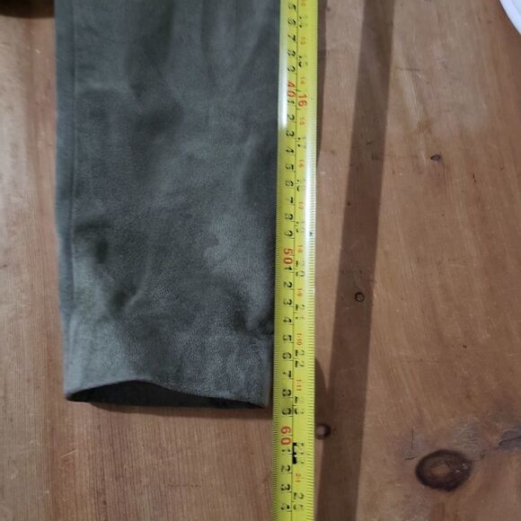 Danier Olive Leather Jacket - Picture 9 of 10